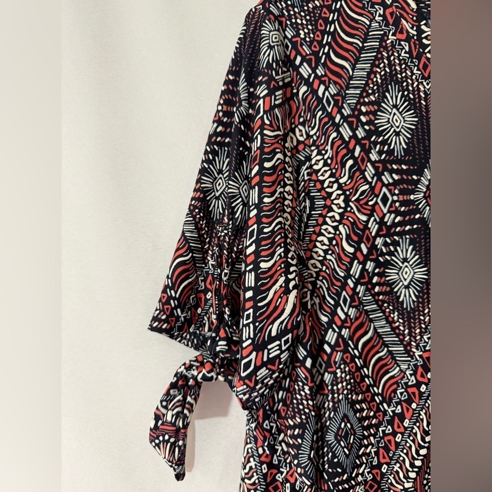 Tacera Tunic Top Scoop Neckline Sleeve Ties Black Red Tribal Print Size Large - Picture 6 of 9